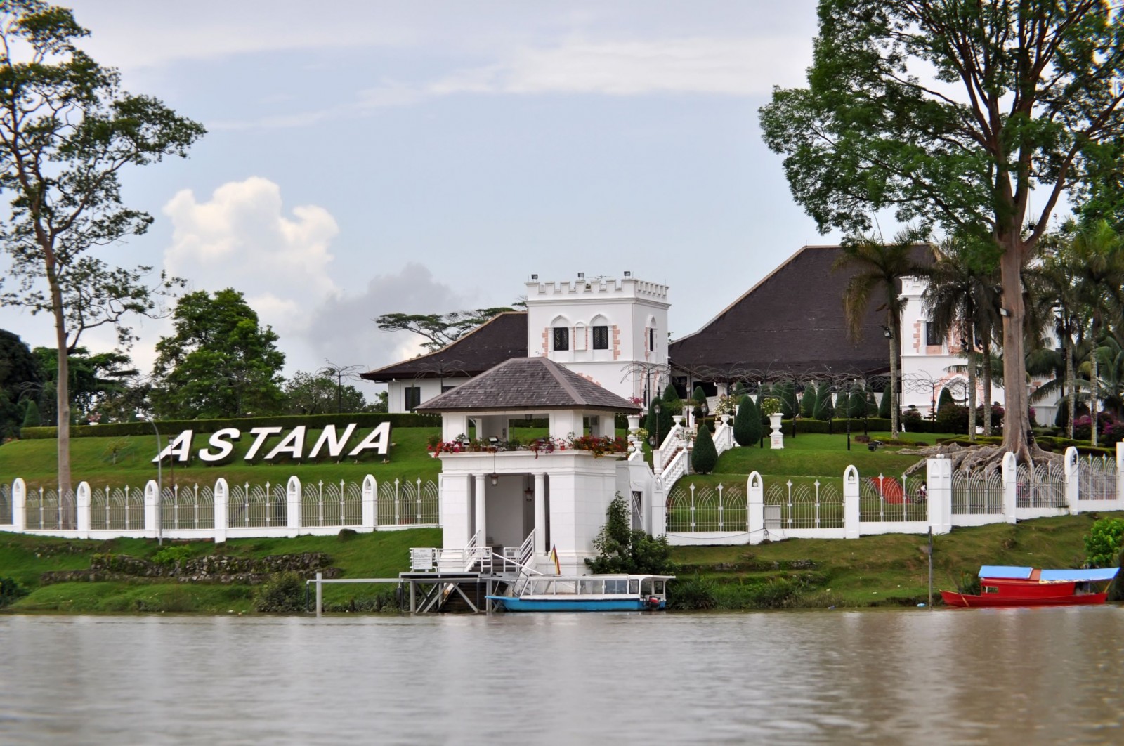 istana negeri sarawak