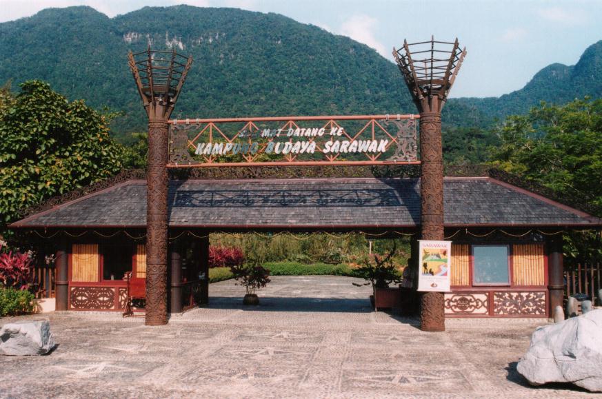 Latar Belakang Rumah Panjang Sarawak Rumah Adat Kalim